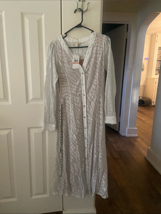 Michael Kors Dresses & Skirts - Michael Kors flowy white dress with chain belt